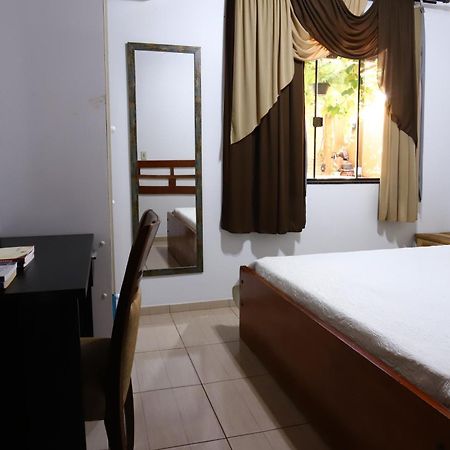 Quarto Em Foz do Iguaçu Esterno foto